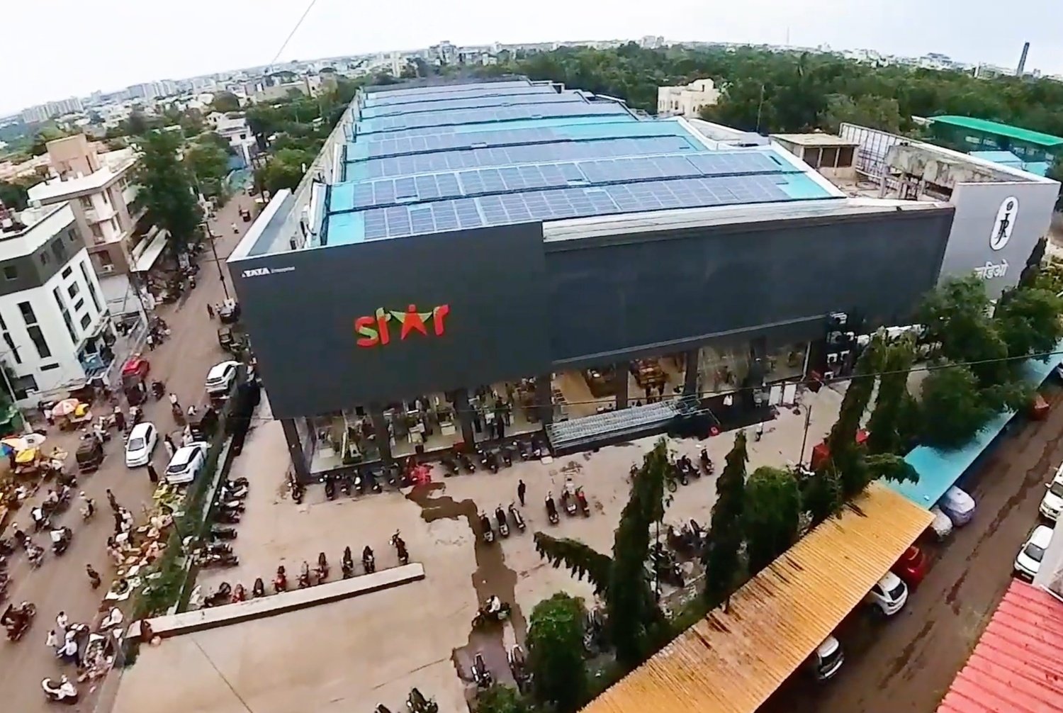 Jamshri Realty District - Star Bazaar Outlets